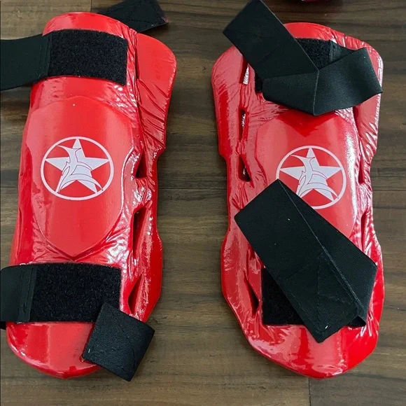 CMS brand Set of red martial arts protective gear:foot pads and shin guards - Picture 2 of 7